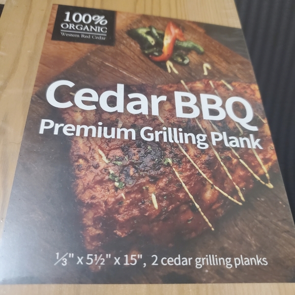 4 Cedar Grilling Planks - Picture 3 of 7
